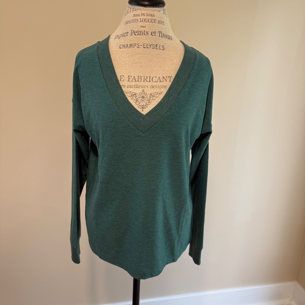 Natural Reflections Women's Green‎ V-Neck Sweater Size M NWT